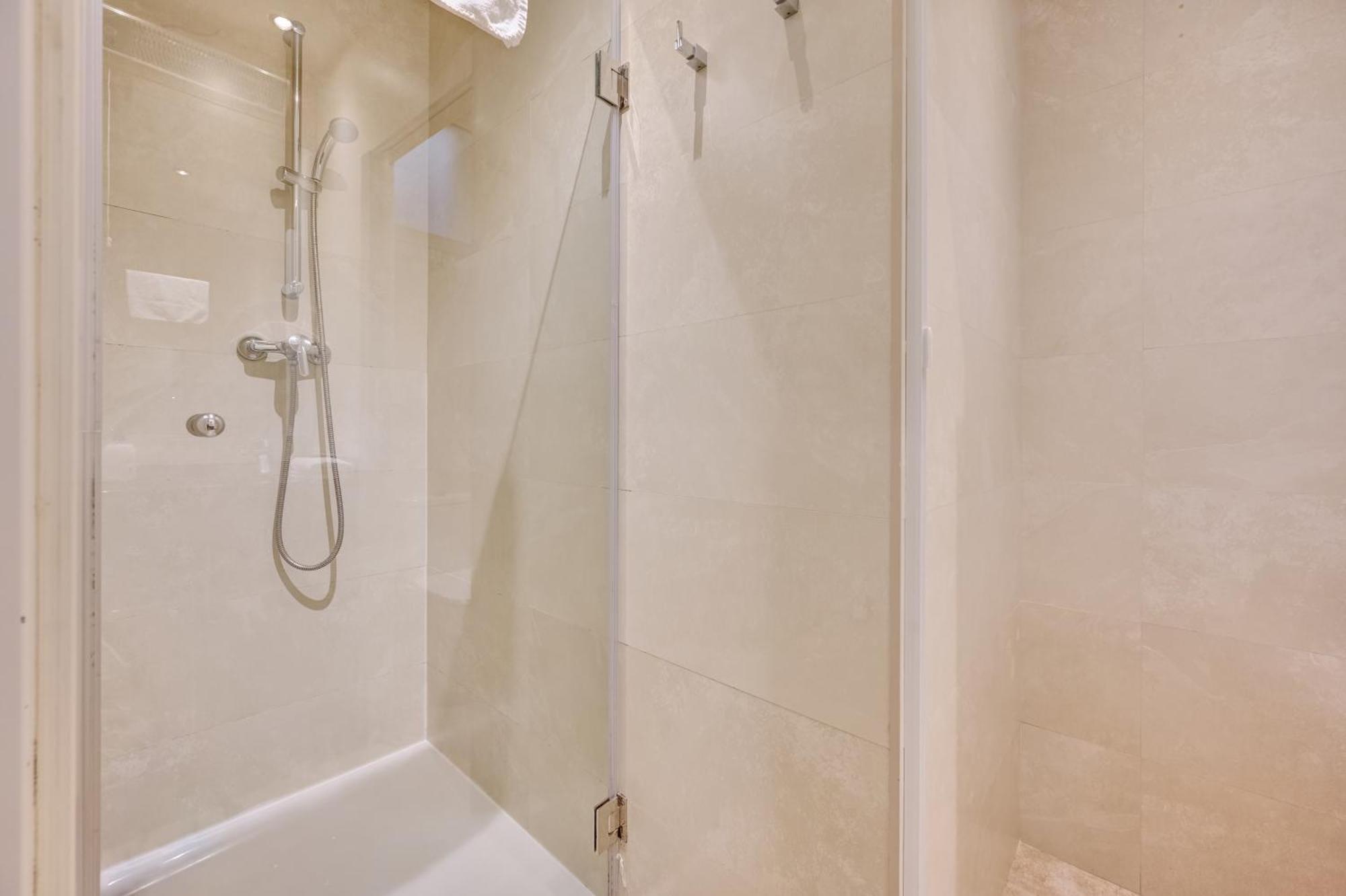 Curia 6 By Clabao Apartment Pamplona Ngoại thất bức ảnh
